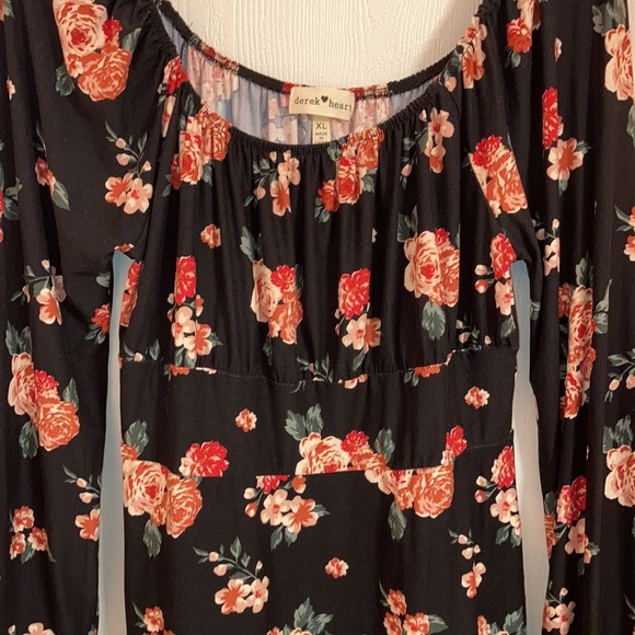 Derek Heart off the shoulder floral dress with long sleeve cinched at the wrist - Picture 2 of 6